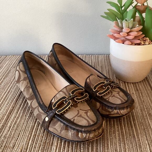 Coach Brown Monogram Buckle Driving Logo Flat Shoes Size 6.5 - Picture 1 of 7